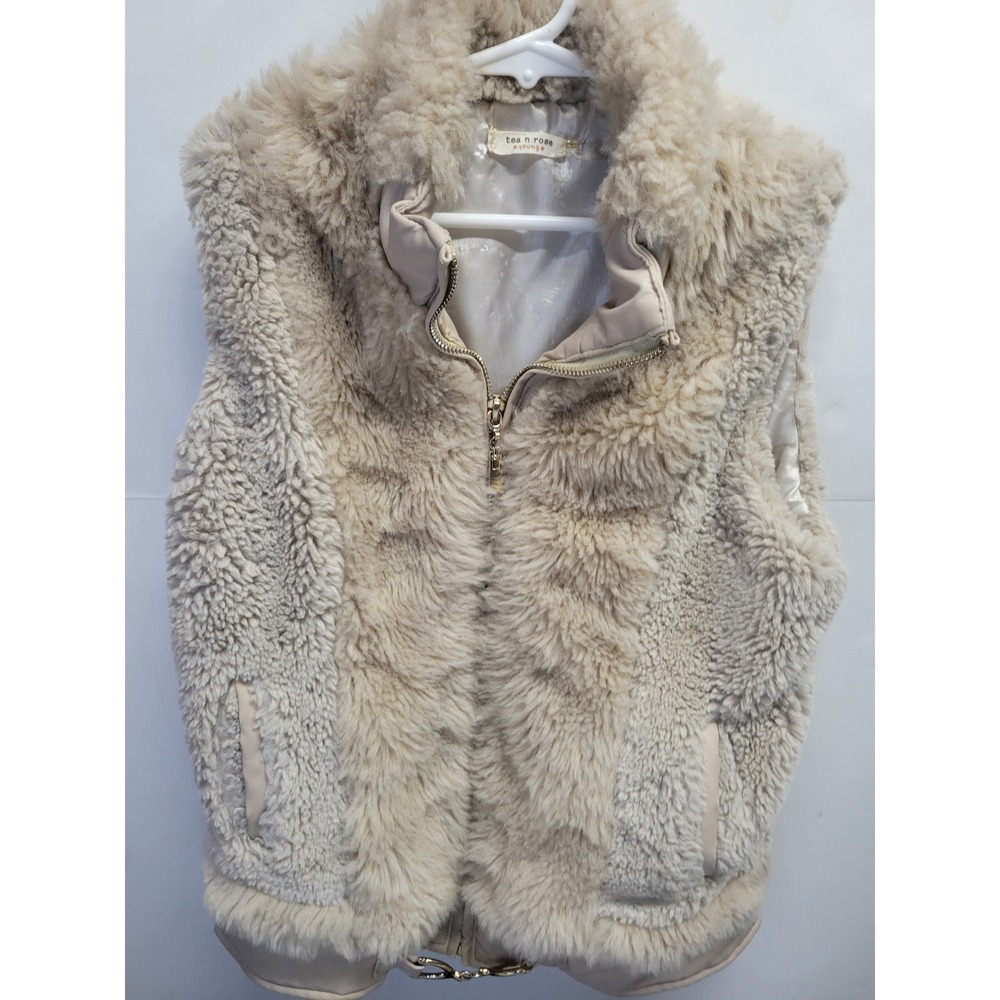 Tea n Rose Kids Cream Faux Fur Zip Vest Quilted‎ Accents